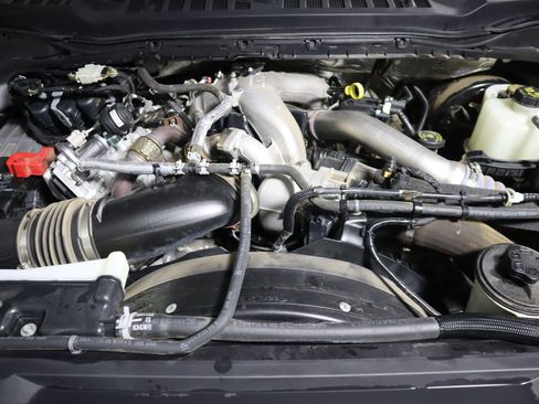 Used 2024 Ford F350 XLT image 31