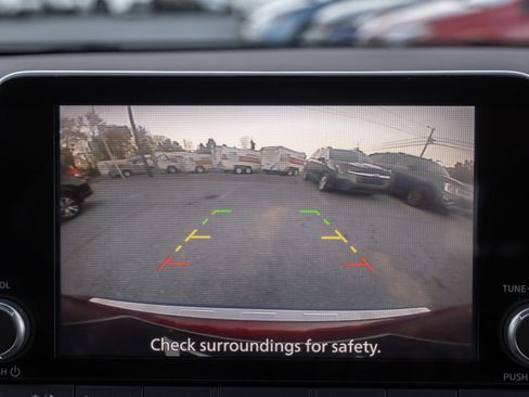 Used 2023 Nissan Rogue SV image 23