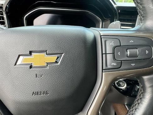 Used 2022 Chevrolet Silverado 1500 High Country w/ Technology Package AWD/4WD image 18