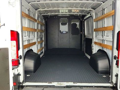 Used 2025 RAM ProMaster 2500 w/ U-Haul Equipment Group FWD image 18