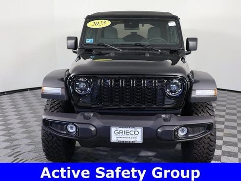 Used 2025 Jeep Wrangler Willys image 3