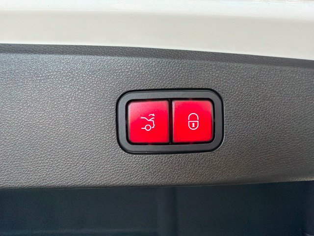 Used 2016 Mercedes-Benz E 350 Sedan image 8