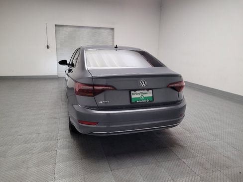Used 2019 Volkswagen Jetta SE FWD image 6