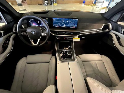 New 2026 BMW X5 xDrive40i w/ Premium Package image 5