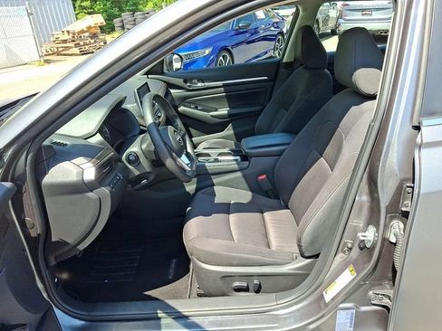 Used 2023 Nissan Altima 2.5 SV FWD image 10