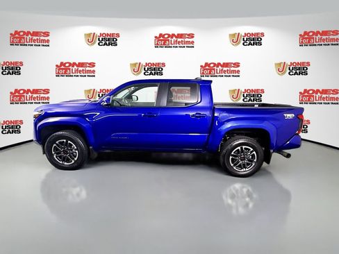 Certified 2025 Toyota Tacoma TRD Sport AWD/4WD image 15