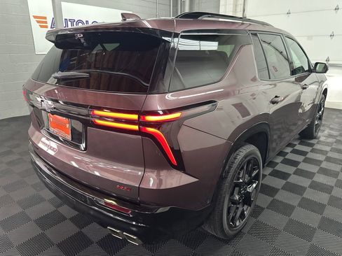 Used 2025 Chevrolet Traverse RS w/ LPO, Floor Liner Package image 9