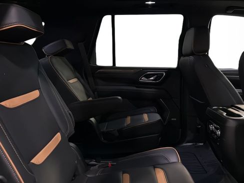 Used 2024 GMC Yukon AT4 w/ AT4 Premium Package AWD/4WD image 16