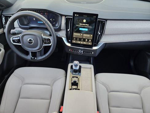 New 2026 Volvo XC90 B6 Plus w/ Protection Package Premier image 28