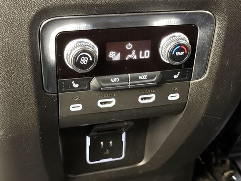 Used 2023 GMC Yukon XL Denali Ultimate AWD/4WD image 23