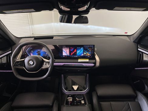 Used 2025 BMW X3 xDrive30i w/ Premium Package image 16