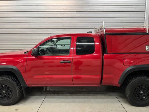 Used 2021 Toyota Tacoma SR w/ SX Package AWD/4WD image 9