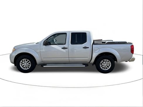 Used 2016 Nissan Frontier SV RWD image 6