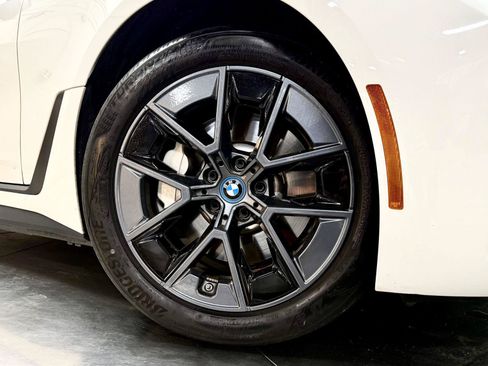 Used 2023 BMW i4 eDrive35 RWD image 12