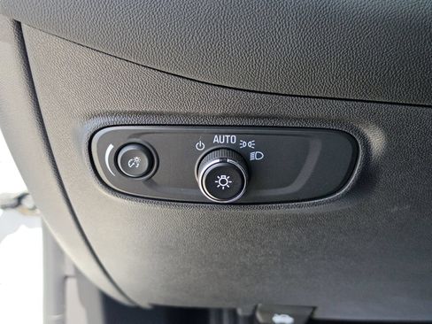 Used 2023 Chevrolet Equinox RS w/ RS Leather Package FWD image 34