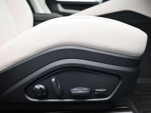 Certified 2026 Porsche Panamera image 14