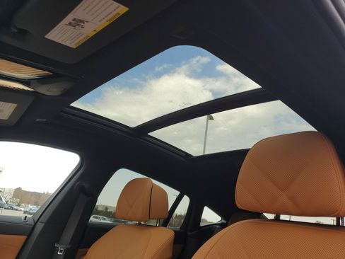 Certified 2026 BMW X6 xDrive40i w/ Climate Comfort Package image 8