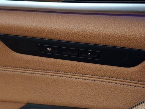 Used 2018 BMW 530i xDrive image 25