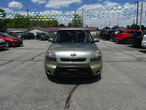 Used 2011 Kia Soul + w/ Audio Pkg FWD image 2