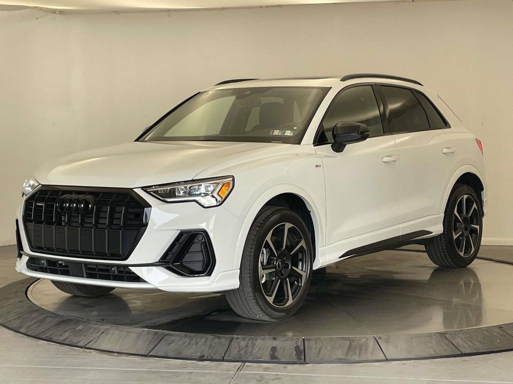 Used 2025 Audi Q3 2.0T Premium Plus w/ Premium Plus Package AWD/4WD image 1
