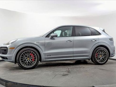 Used 2021 Porsche Cayenne GTS w/ Premium Package Plus AWD/4WD image 3
