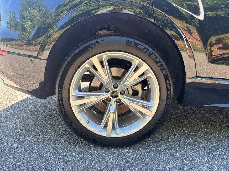 Used 2023 Audi Q8 Premium Plus AWD/4WD image 23