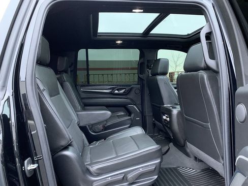 Used 2022 GMC Yukon XL Denali image 36