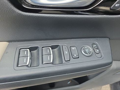 Used 2023 Honda CR-V EX-L image 12
