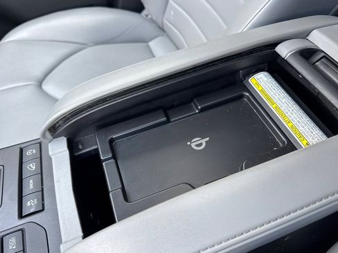 Used 2022 Toyota Highlander XLE image 34