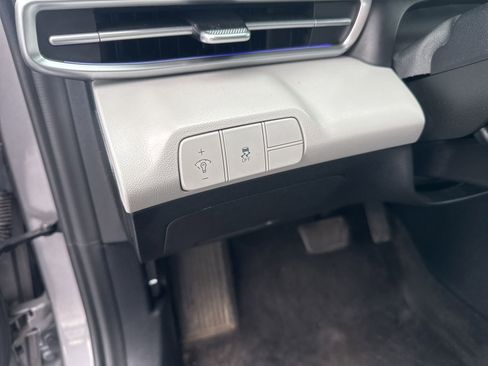 Used 2024 Hyundai Elantra Limited FWD image 20
