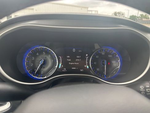 Used 2022 Chrysler Pacifica Touring-L FWD image 12