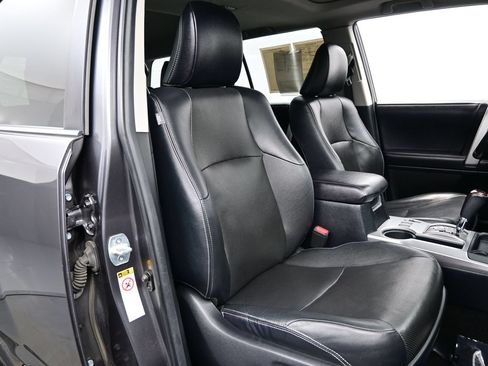 Used 2018 Toyota 4Runner Limited AWD/4WD image 14