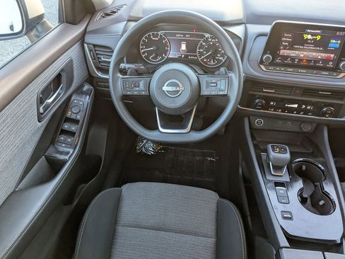 Used 2023 Nissan Rogue SV FWD image 16