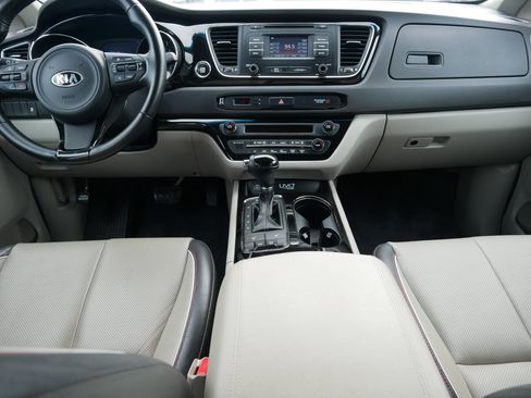 Used 2016 Kia Sedona EX image 10