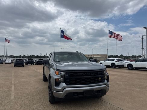 Used 2025 Chevrolet Silverado 1500 Custom RWD image 3