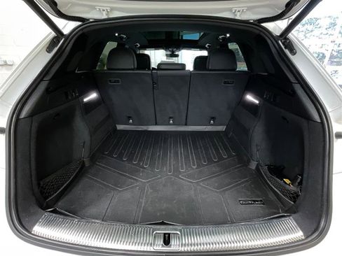 Used 2018 Audi SQ5 Premium Plus w/ Navigation Package image 24