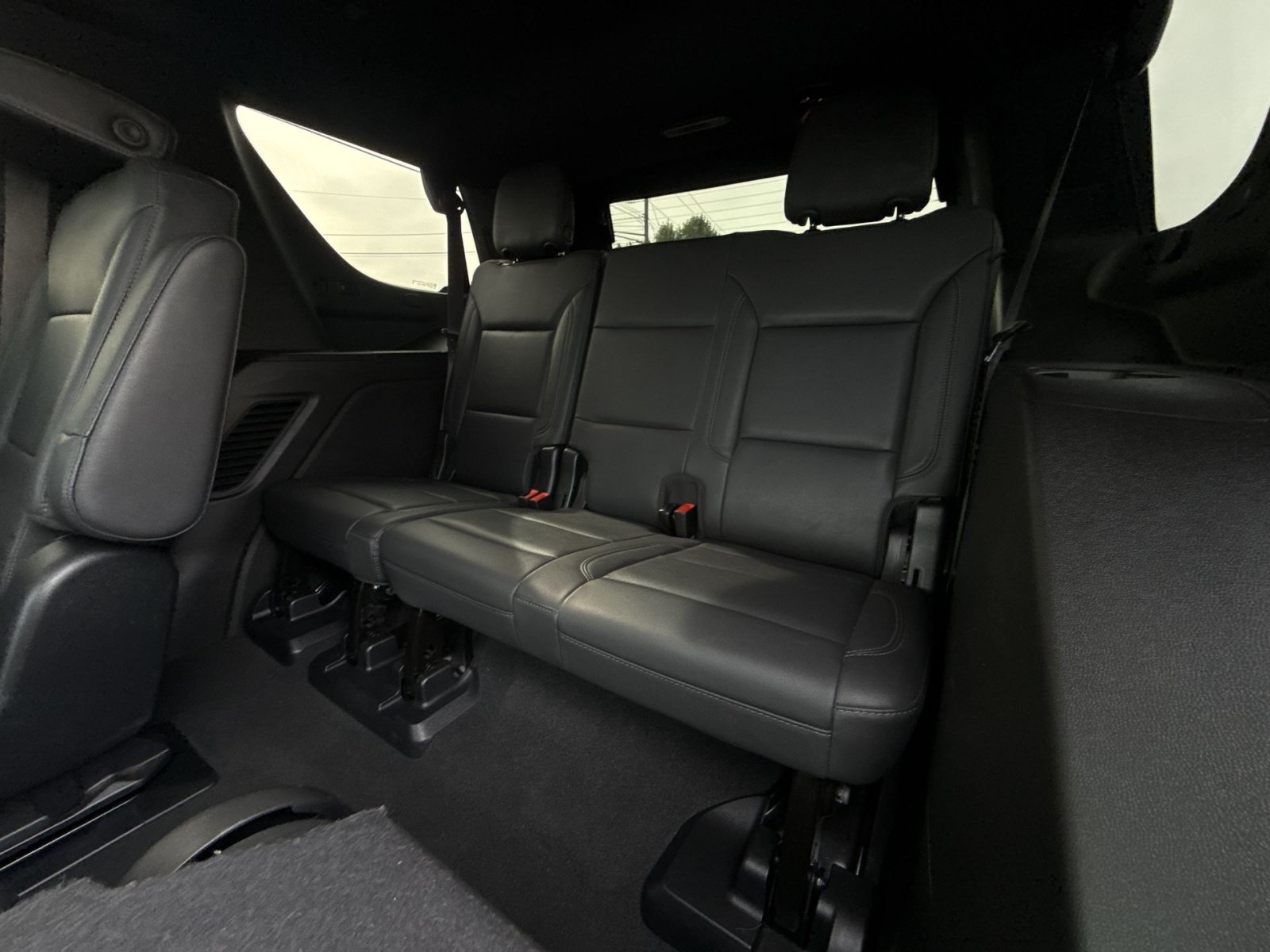 Used 2022 Chevrolet Tahoe Z71 w/ Luxury Package AWD/4WD image 26