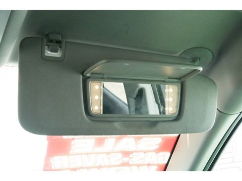Used 2019 Chevrolet Equinox LT FWD image 18