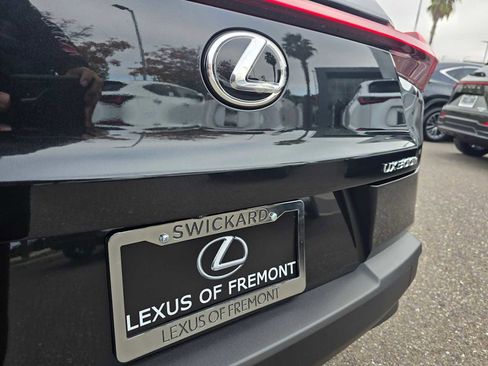 New 2025 Lexus UX 300h FWD image 17