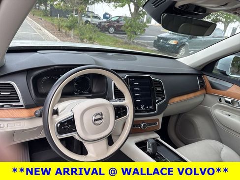 Used 2022 Volvo XC90 T8 Inscription Expression w/ Advanced Package image 3