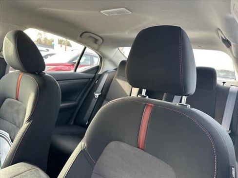 Used 2025 Nissan Sentra SR image 16