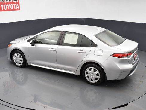Used 2021 Toyota Corolla LE FWD image 18