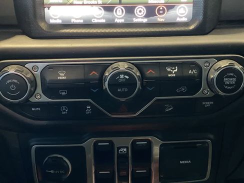 Used 2018 Jeep Wrangler Unlimited Sport S AWD/4WD image 20