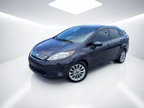 Used 2013 Ford Fiesta S FWD image 2