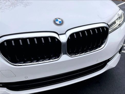 Used 2023 BMW 540i w/ Convenience Package image 32