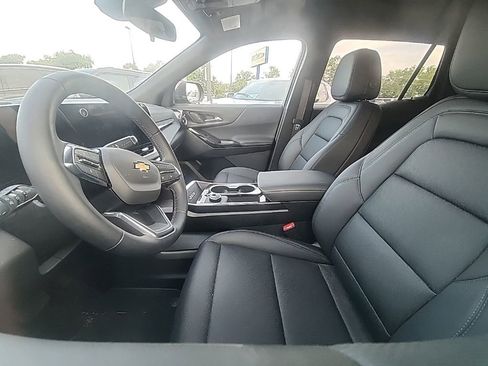 Used 2026 Chevrolet Equinox LT w/ Convenience Package II AWD/4WD image 4