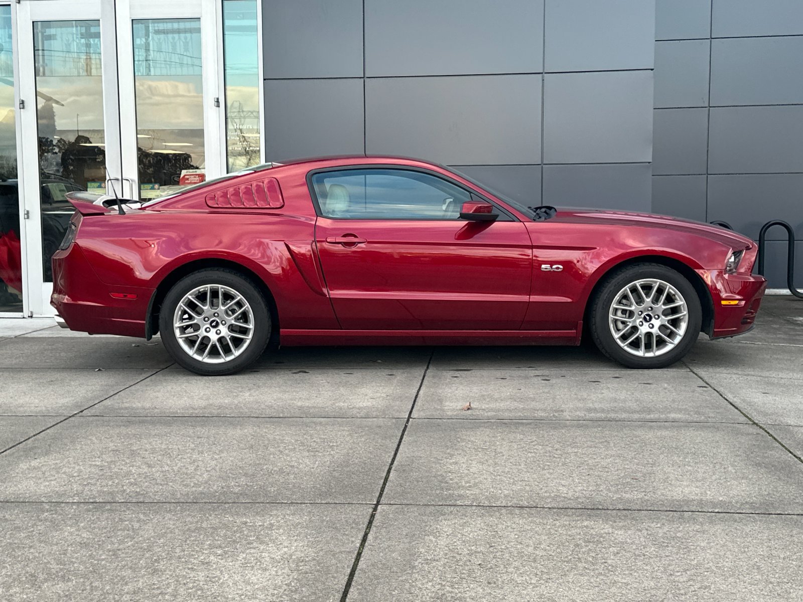 Used 2014 Ford Mustang GT Premium w/ Electronics Package RWD image 3