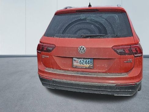 Used 2018 Volkswagen Tiguan SEL Premium w/ 3rd Row Seat Package image 3