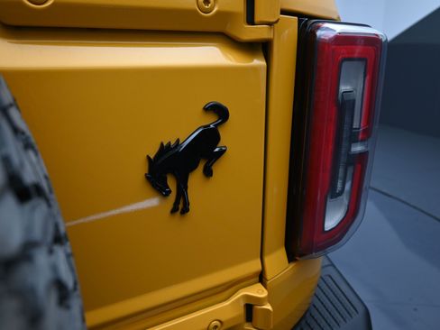 Used 2021 Ford Bronco Badlands image 13