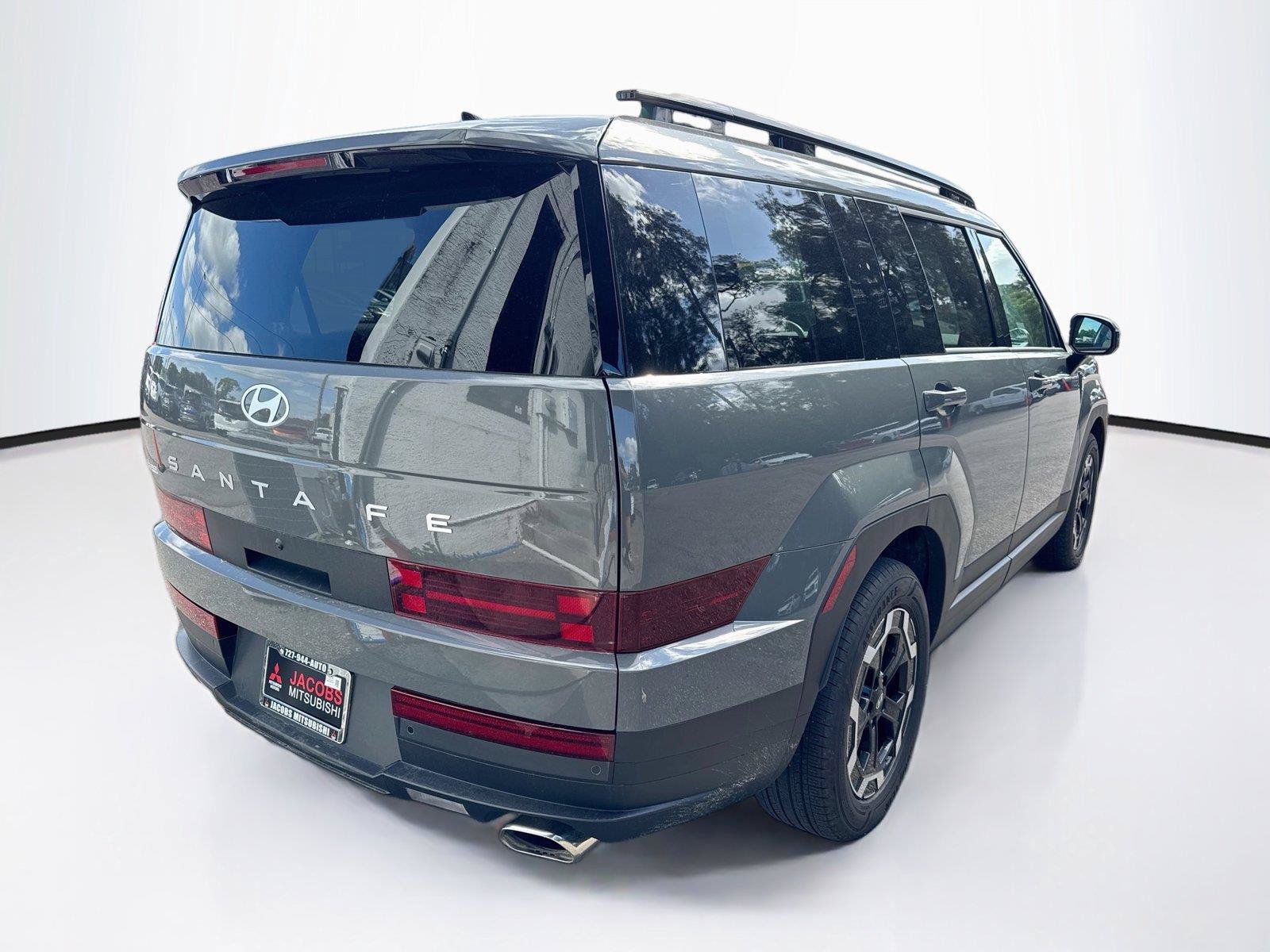 Used 2025 Hyundai Santa Fe SEL FWD image 5